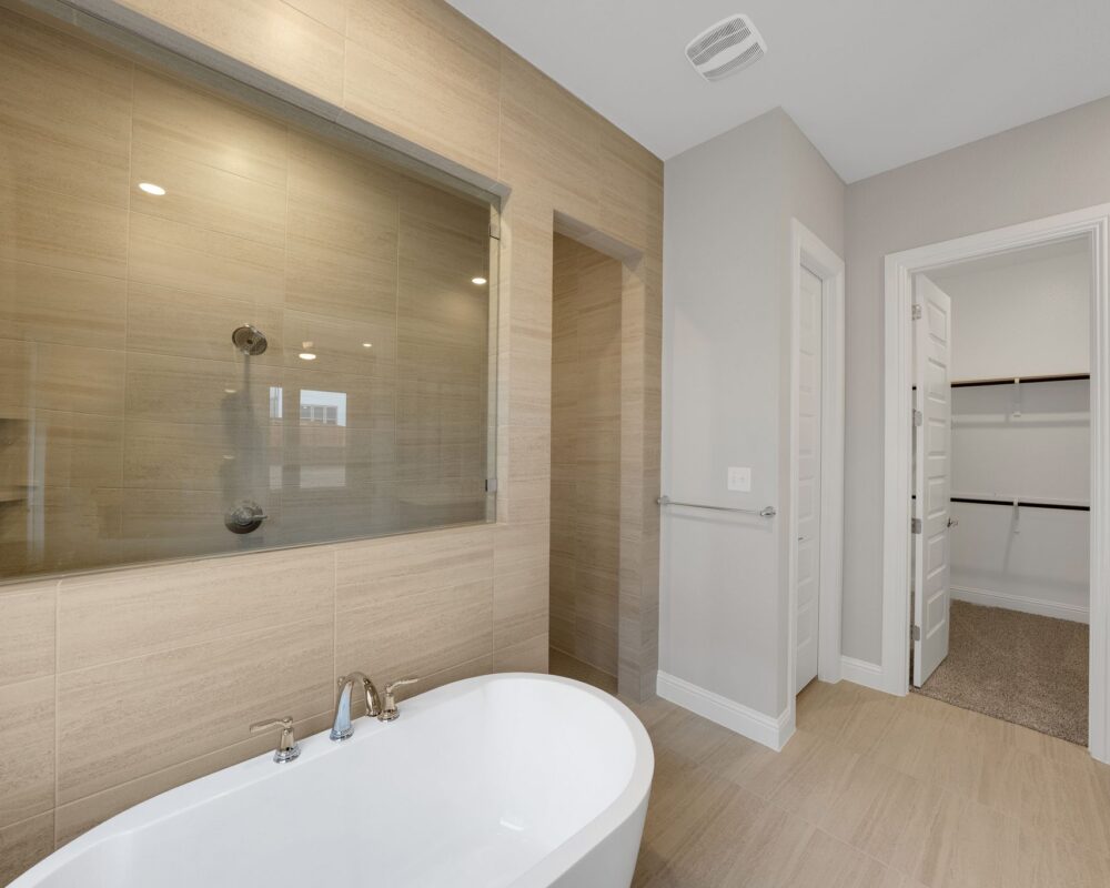 212_Medallion_St_Liberty_Hill_TX_78642_USA-Bathroom-7R50043