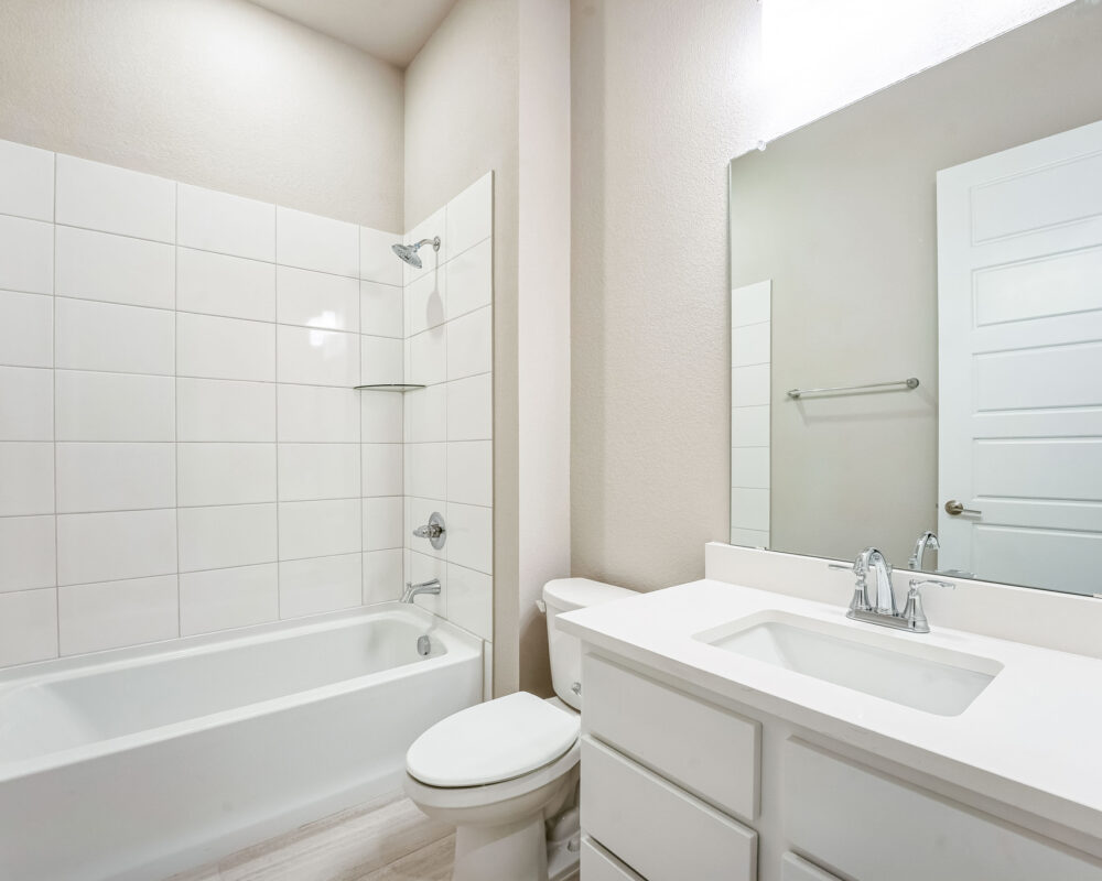 304_Alicia_Ct_Mansfield_TX_76063_USA-Bathroom-ABC00012