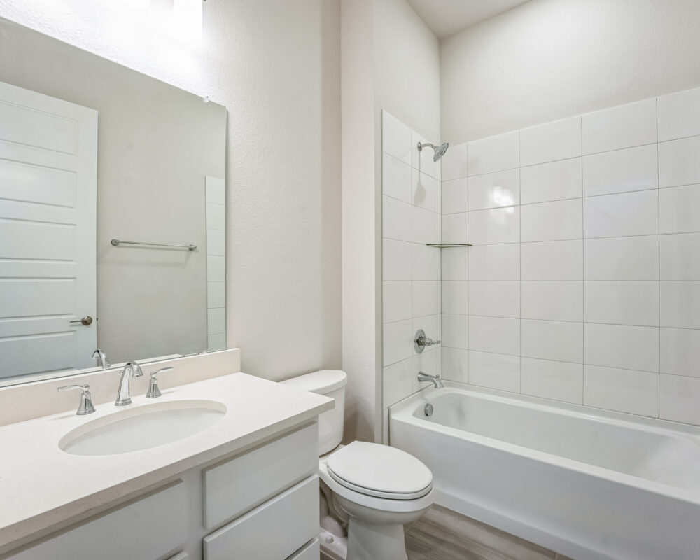 1598_Wintergreen_Ct_Haslet_TX_76052_USA-Bathroom-ABC09468